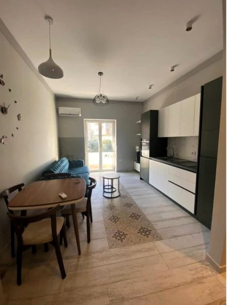 Tirane, jepet me qera apartament 2+1 Kati 2, 65 m² 800 € (rruga e durresit)