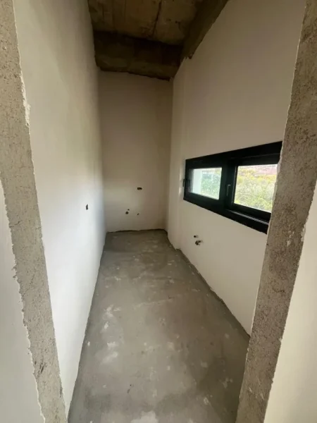Tirane, jepet me qera ambjent biznesi Kati 0, 360 m² 2.500 € (berzhite)