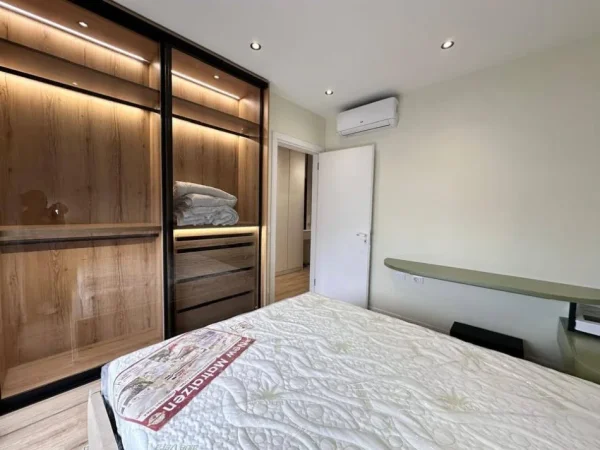 Tirane, jepet me qera apartament 1+1+Ballkon Kati 6, 65 m² 650 € (Bulevardi i Ri)