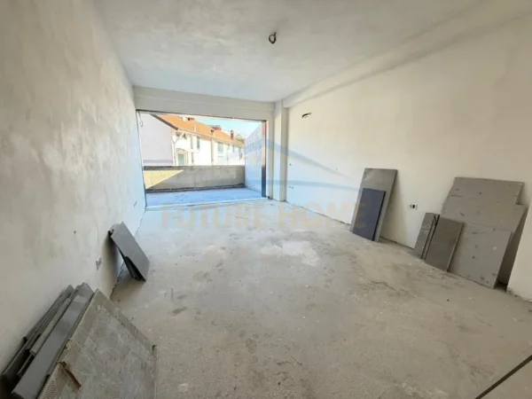 Tirane, shitet garsonier 1+1 Kati 2, 54 m² 86.400 € (Kompleksi Grand, Tiranë)