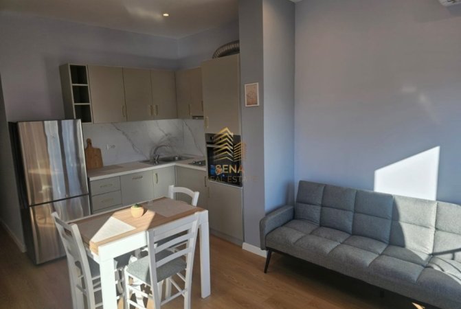 Tirane, jepet me qera apartament 1+1+Ballkon Kati 7, 57 m² 650 € (Bulevardi i Ri)