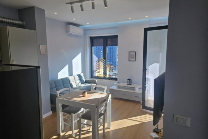 Tirane, jepet me qera apartament 1+1+Ballkon Kati 7, 57 m² 650 € (Bulevardi i Ri)