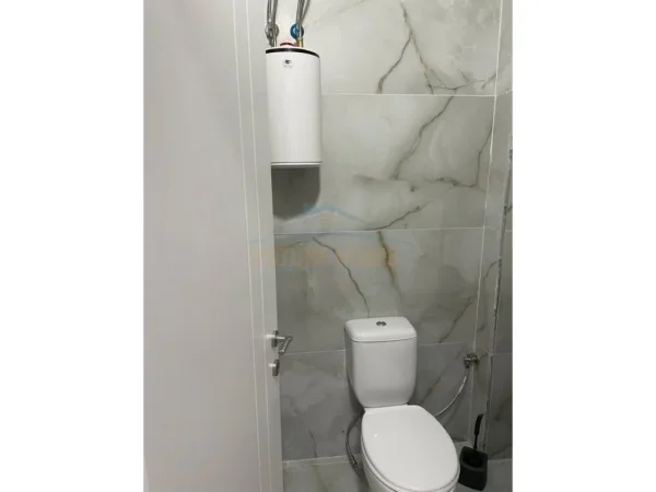 Durres, jepet me qera ambjent biznesi Kati 0, 34 m² 300 € 