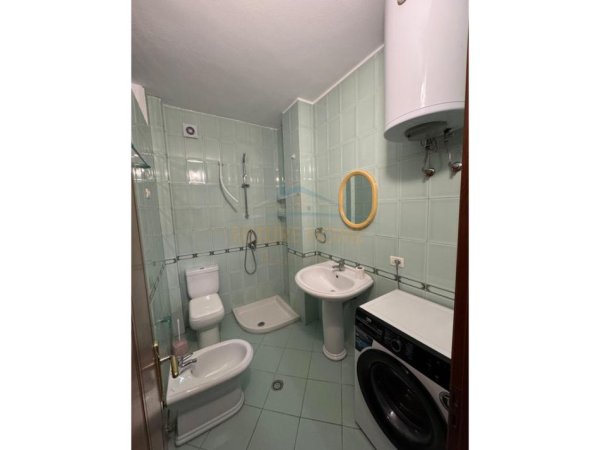 Durres, jepet me qera apartament 3+1 Kati 1, 140 m² 500 € (Ish Rajoni, Durrës)