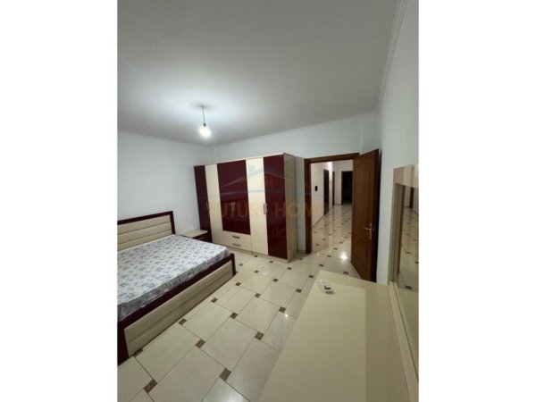 Durres, jepet me qera apartament 3+1 Kati 1, 140 m² 500 € (Ish Rajoni, Durrës)