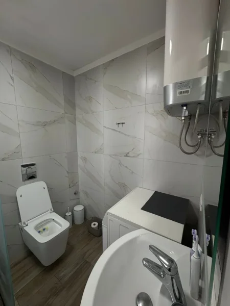 Tirane, jepet me qera garsonier Kati 6, 30 m² 360 € (Vellezrit Manastirli)