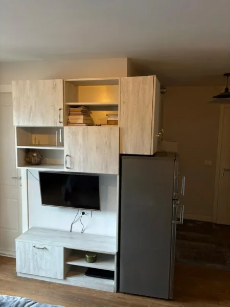 Tirane, jepet me qera garsonier Kati 6, 30 m² 360 € (Vellezrit Manastirli)