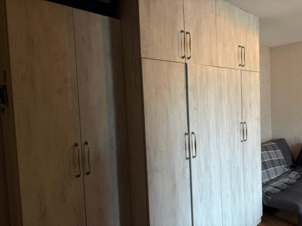 Tirane, jepet me qera garsonier Kati 6, 30 m² 360 € (Vellezrit Manastirli)