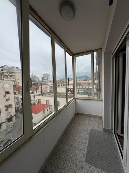 Tirane, jepet me qera garsonier Kati 6, 30 m² 360 € (Vellezrit Manastirli)