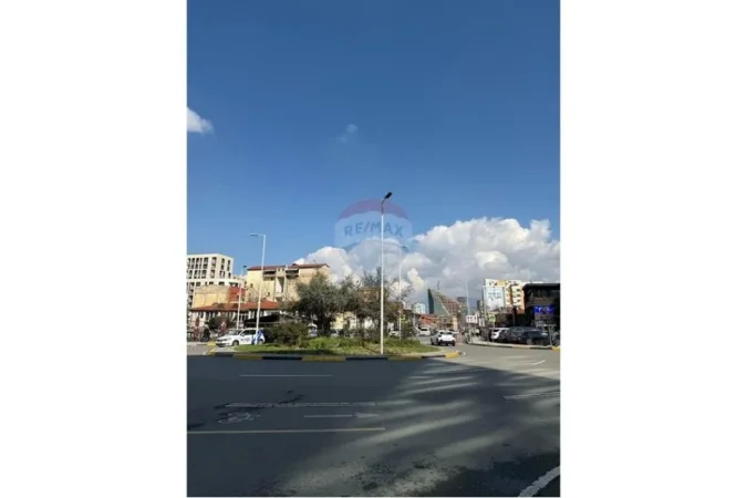 Tirane, shitet zyre , 665 m² 1.300.000 € (Komuna e Parisit, Tiranë(ID: 530491001-569)