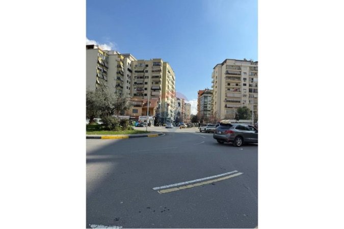 Tirane, shitet zyre , 665 m² 1.300.000 € (Komuna e Parisit, Tiranë(ID: 530491001-569)