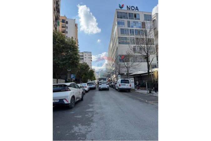 Tirane, shitet zyre , 665 m² 1.300.000 € (Komuna e Parisit, Tiranë(ID: 530491001-569)