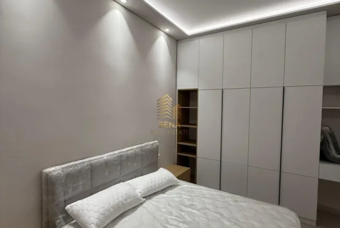 Tirane, jepet me qera apartament 1+1 Kati 4, 50 m² 700 € (Bulevardi Zogu i Pare)