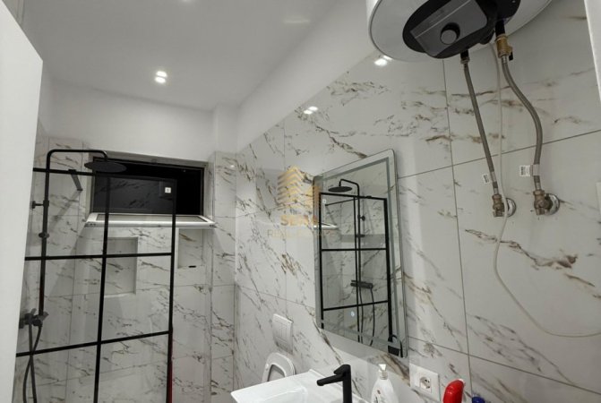 Tirane, jepet me qera apartament 1+1 Kati 4, 50 m² 700 € (Bulevardi Zogu i Pare)