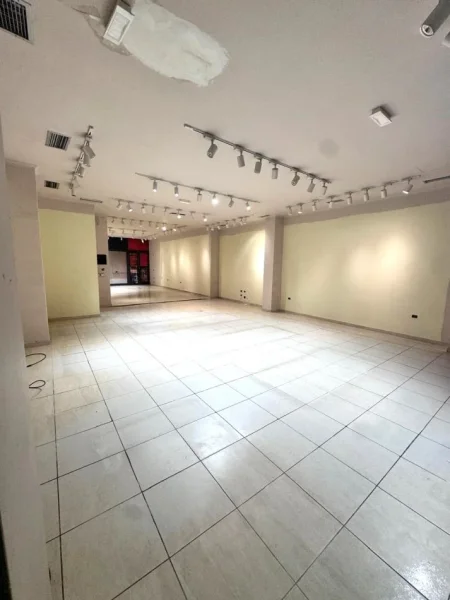 Durres, shes ambjent biznesi Kati 0, 148 m² 340.000 € (rrota e kuqe)