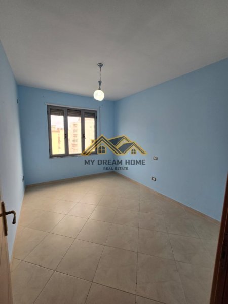 Durres, shitet apartament 2+1 Kati 8, 111 m² 160.000 € (PALLATI I SPORTEVE)