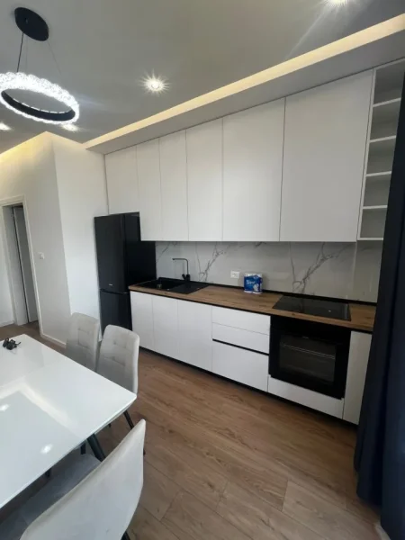 Tirane, jepet me qera apartament 1+1+Aneks+Ballkon Kati 9, 78 m² 550 € (Bulevardi i ri , Kompleksi Kontakt.)