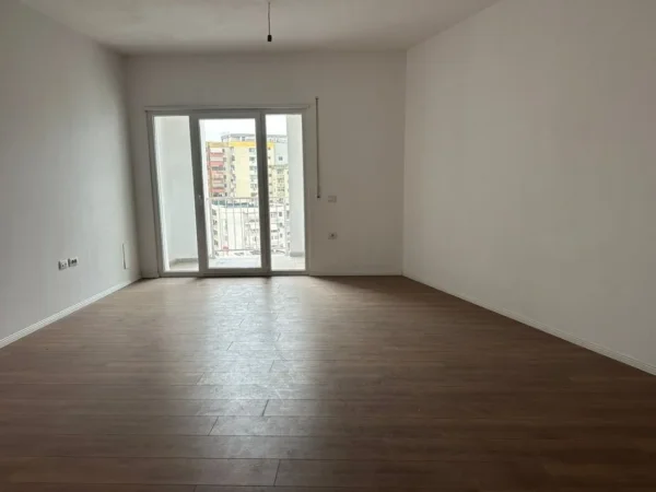 Tirane, shitet apartament 2+1+Aneks+Ballkon Kati 10, 110 m² 283.000 € (Rr. Barrikadave)