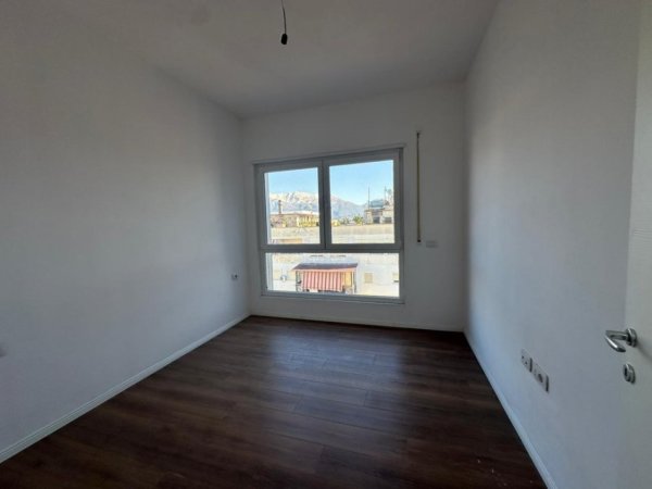 Tirane, shitet apartament 2+1+Aneks+Ballkon Kati 10, 110 m² 283.000 € (Rr. Barrikadave)