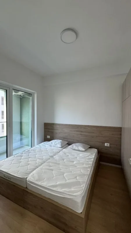 Tirane, jepet me qera apartament 1+1+Ballkon Kati 4, 50 m² 450 € (Rruga Pasho Hysa/Rezidenca Kadiu)