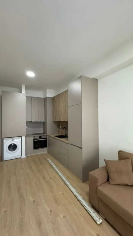 Tirane, jepet me qera apartament 1+1+Ballkon Kati 4, 50 m² 450 € (Rruga Pasho Hysa/Rezidenca Kadiu)