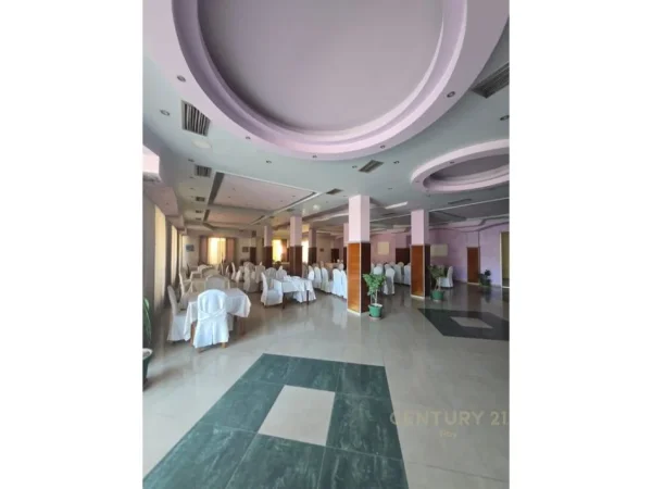 Durres, shitet hotel Kati 4, 1.400 m² 2.000.000 € (Golem)