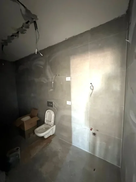Tirane, shes apartament 2+1+Ballkon , 163 m² 230.000 € (Xhamllik)