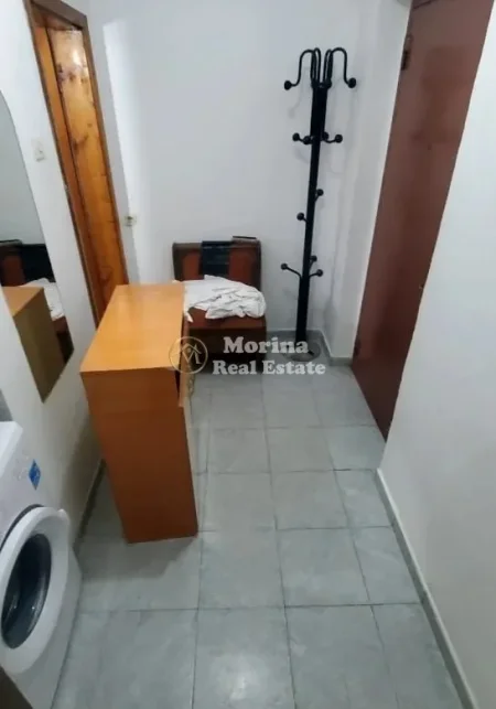 Tirane, jepet me qera apartament 1+1 Kati 4, 55 m² 350 € (Selvia)