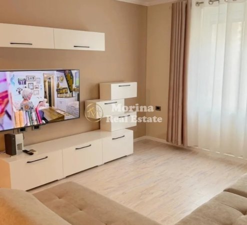 Tirane, jepet me qera apartament 2+1 Kati 3, 76 m² 900 € (Sheshi Skenderbej, Qender)