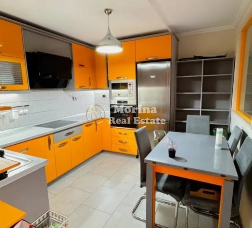 Tirane, jepet me qera apartament 2+1 Kati 3, 76 m² 900 € (Sheshi Skenderbej, Qender)