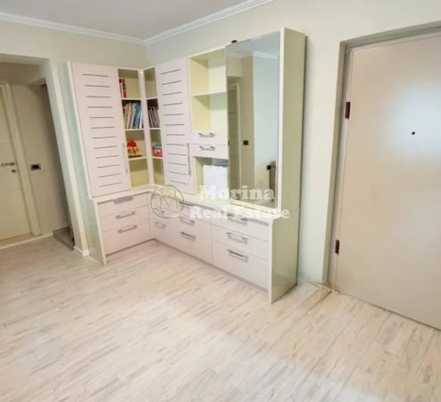 Tirane, jepet me qera apartament 2+1 Kati 3, 76 m² 900 € (Sheshi Skenderbej, Qender)