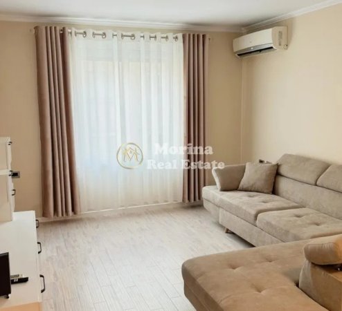 Tirane, jepet me qera apartament 2+1 Kati 3, 76 m² 900 € (Sheshi Skenderbej, Qender)