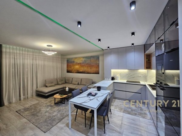 Tirane, jepet me qera apartament 2+1+Aneks+Ballkon Kati 5, 109 m² 800 € (Unaze e re)