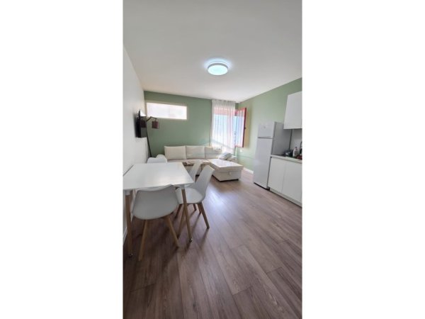 Durres, jepet me qera apartament 2+1 Kati 6, 157 m² 750 € (Bashkia, Durrës.)