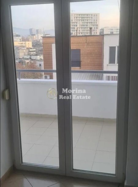 Tirane, jepet me qera apartament 2+1 Kati 8, 105 m² 600 € (Zogu i Zi)