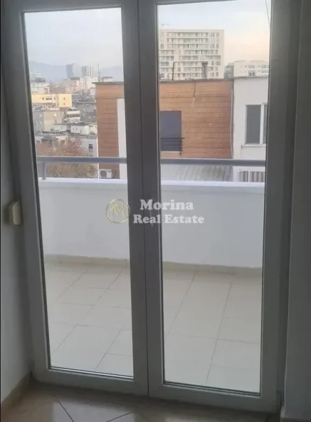 Tirane, jepet me qera apartament 2+1 Kati 8, 105 m² 500 € (Zogu i Zi)