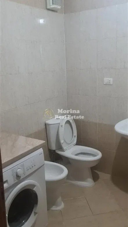 Tirane, jepet me qera apartament 2+1 Kati 8, 105 m² 500 € (Zogu i Zi)