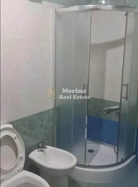 Tirane, jepet me qera apartament 2+1 Kati 8, 105 m² 600 € (Zogu i Zi)