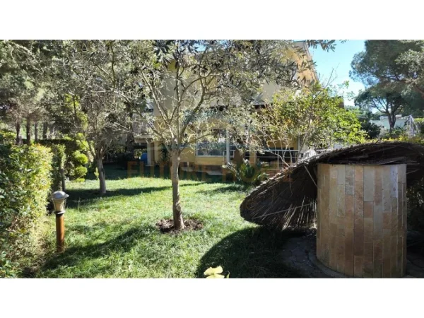 Durres, shitet apartament 2+1 Kati 0, 393 m² 280.000 € 