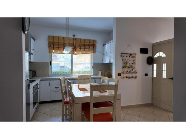 Durres, shitet apartament 2+1 Kati 0, 393 m² 280.000 € 