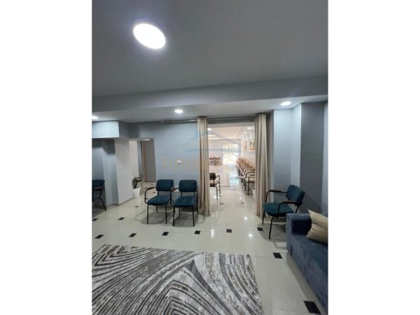Durres, jepet me qera ambjent biznesi Kati 0, 122 m² 1.000 € (Prane UKD-se, Durres)
