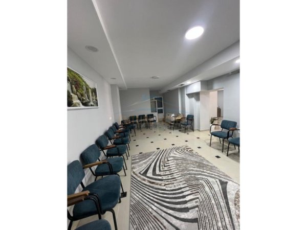 Durres, jepet me qera ambjent biznesi Kati 0, 122 m² 1.000 € (Prane UKD-se, Durres)