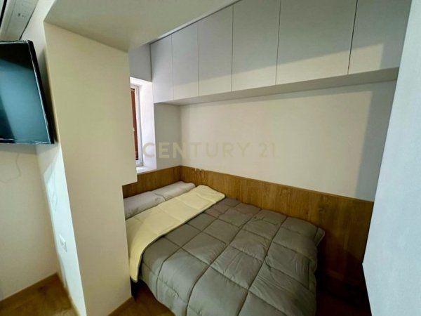Tirane, jepet me qera apartament 1+1 Kati 2, 40 m² 500 € (Mine Peza)