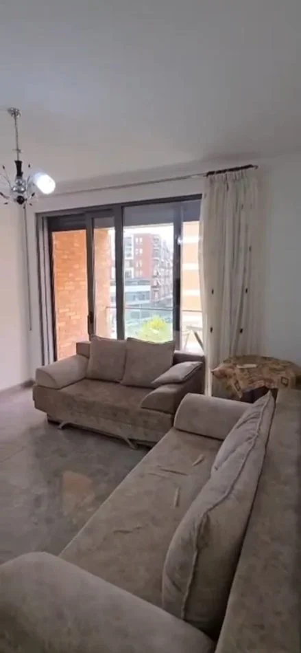 Tirane, jepet me qera apartament 2+1 Kati 3, 90 m² 700 € (Don Bosko)