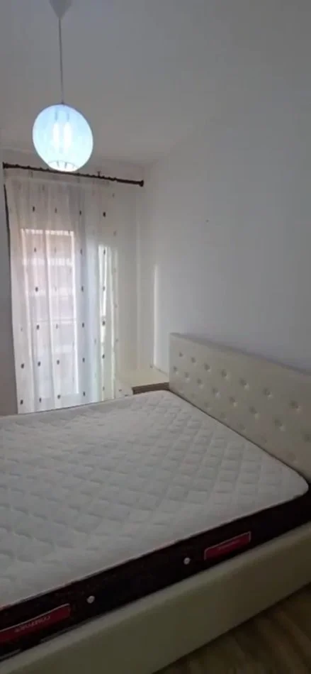 Tirane, jepet me qera apartament 2+1 Kati 3, 90 m² 700 € (Don Bosko)