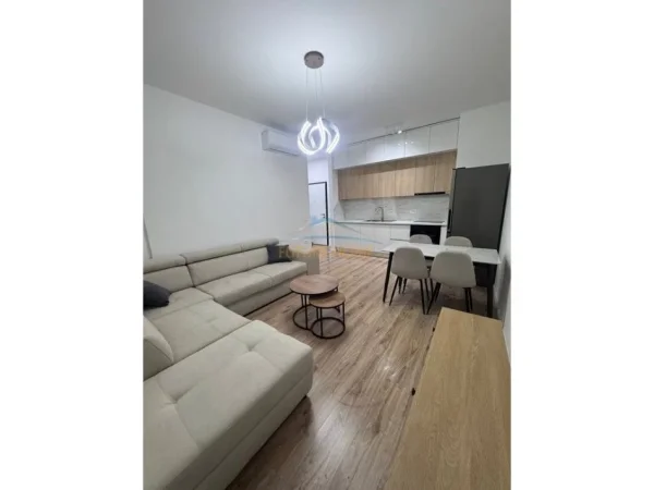 Tirane, jepet me qera apartament 1+1 Kati 4, 65 m² 550 € (Rruga Siri Kodra , Corner Residence)