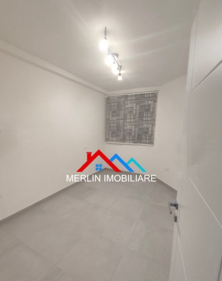 jepet me qera apartament 2+1+Ballkon Kati 4, 80 m² 600 € (RRRUGA NIKOLLA JORGA,MYSLYM SHYRI)
