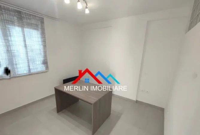 jepet me qera apartament 2+1+Ballkon Kati 4, 80 m² 600 € (RRRUGA NIKOLLA JORGA,MYSLYM SHYRI)