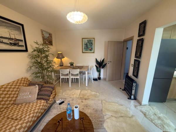 Tirane, shitet apartament 1+1 Kati 4, 54 m² 125.000 € (Oxhaku)