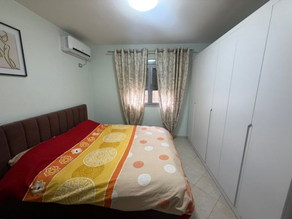 Tirane, shitet apartament 1+1 Kati 4, 54 m² 125.000 € (Oxhaku)